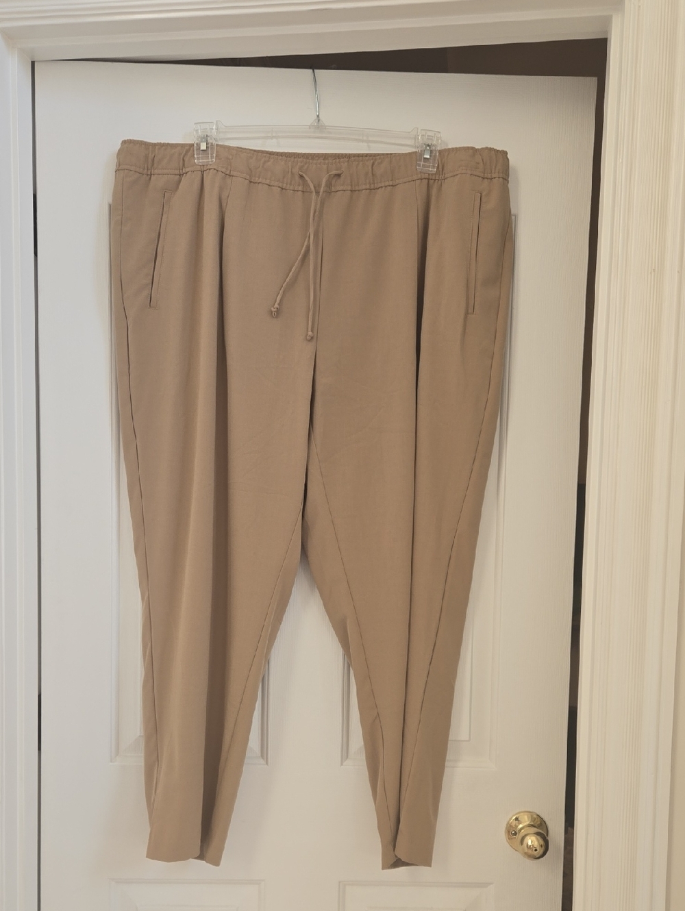 Womens's 2x Drawstring Tapered Pants from Old Navy- Beige